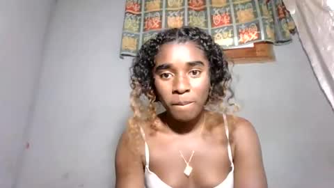 Snapshot of elia011 chatting on November 2025 11:44:01 AM elia011 online show from November 2025 11:44:01 AM