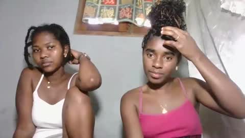 Snapshot of elia011 chatting on November 2025 02:34:01 AM elia011 online show from November 2025 02:34:01 AM