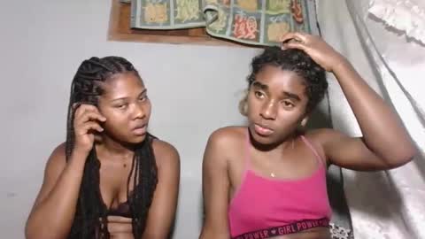 Snapshot of elia011 chatting on November 2025 07:01:02 PM elia011 online show from November 2025 07:01:02 PM