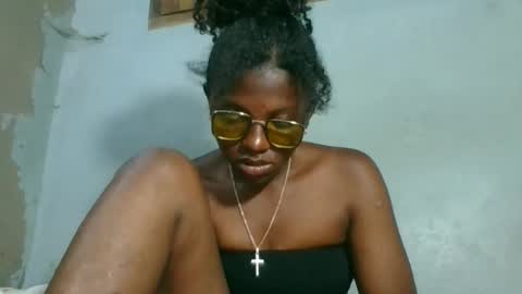 Snapshot of elia011 chatting on November 2025 08:08:01 PM elia011 online show from November 2025 08:08:01 PM