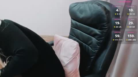 Ella online show from January 2025 11:01:02 AM