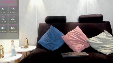  Elian  online show from September 2025 12:32:02 PM