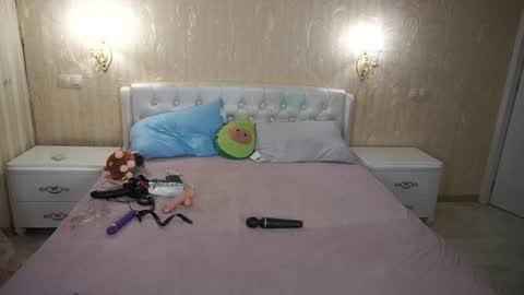 Luna online show from March 2026 03:37:02 PM