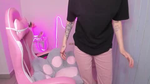 elieiza_xo online show from October 2025 08:59:02 AM