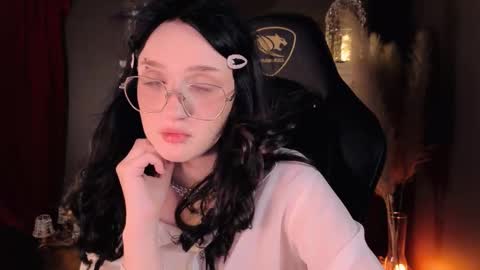 Ellie online show from September 2025 08:32:01 PM