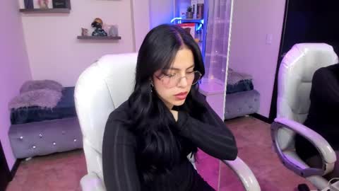 Eliie online show from February 2025 04:41:02 AM