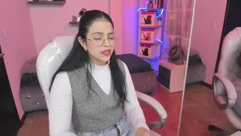 Eliie online show from February 2025 05:16:01 AM