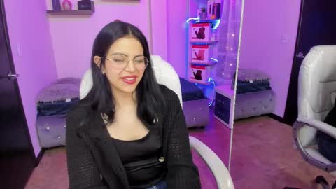 Eliie online show from February 2025 08:18:01 AM