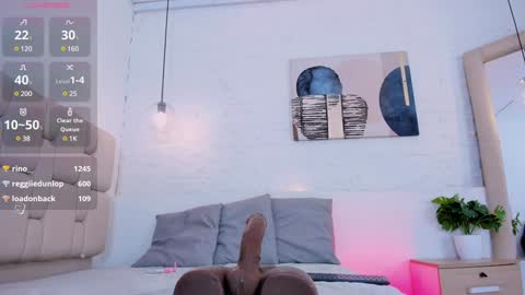 E L I I Z A B E T H   online show from December 2024 08:01:01 AM