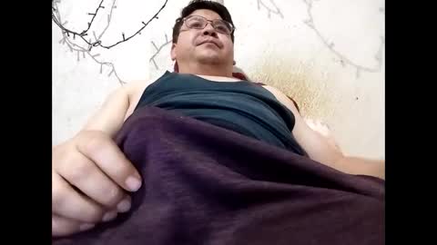 Snapshot of elimposstor chatting on February 2026 09:44:01 PM elimposstor online show from February 2026 09:44:01 PM