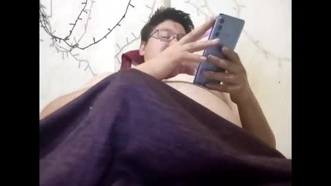 Snapshot of elimposstor chatting on March 2026 01:39:01 PM elimposstor online show from March 2026 01:39:01 PM