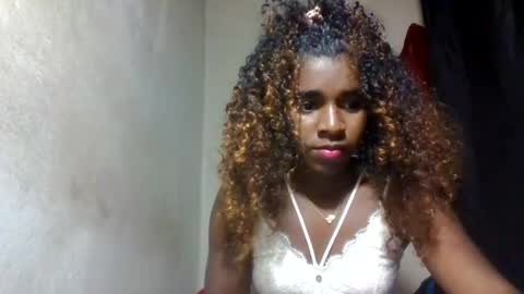Snapshot of elina981 chatting on July 2026 07:01:02 AM elina981 online show from July 2026 07:01:02 AM