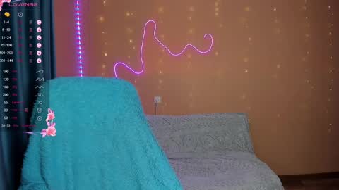 Snapshot of elina__rose chatting on March 2025 03:28:02 AM Elina online show from March 2025 03:28:02 AM