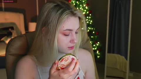 Elina online show from December 2024 01:11:02 AM