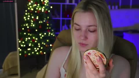 Elina online show from January 2025 01:00:01 AM