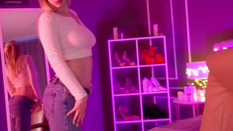 Elina online show from March 2025 01:14:02 AM