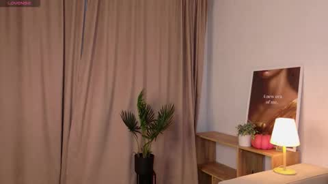 elina_star online show from November 2025 02:39:02 PM