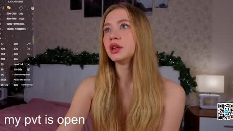 Elina online show from December 2025 01:23:01 AM