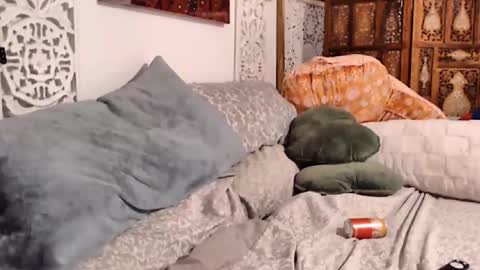 Elinah online show from November 2025 04:00:01 AM