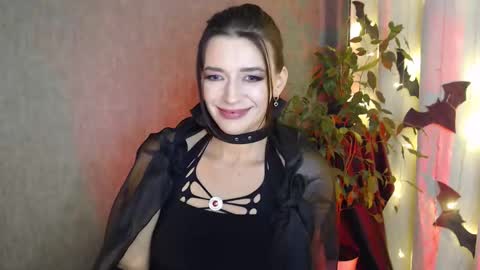 Elina online show from November 2025 12:01:02 AM