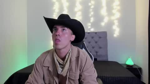 elio_dicaprio online show from November 2025 10:42:02 PM