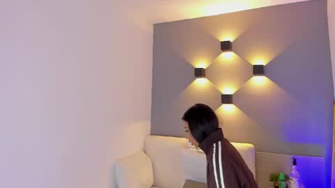 Elisa online show from June 2026 02:53:01 AM