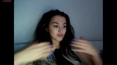 elisa_dove208 online show from November 2025 04:12:01 AM