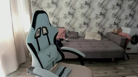 Aletta Oushen online show from April 2026 10:16:01 AM