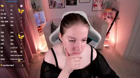 Snapshot of elisabeth_binder chatting on July 2026 03:33:02 AM your sweet Lisa online show from July 2026 03:33:02 AM