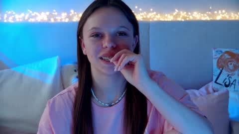 ElisabethDavis online show from January 2025 01:20:01 AM