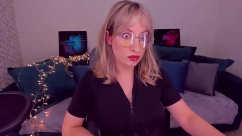 Elisabeth online show from February 2025 08:36:02 PM