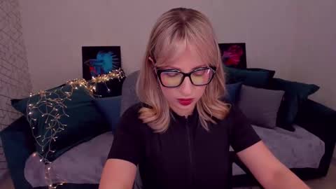 Elisabeth online show from February 2025 02:27:02 PM