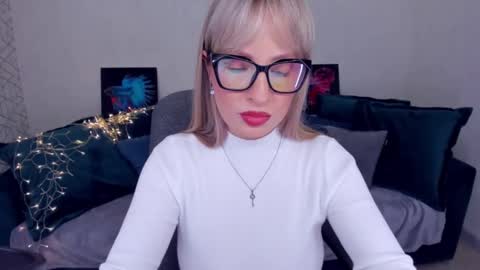 Elisabeth online show from February 2025 04:59:01 PM