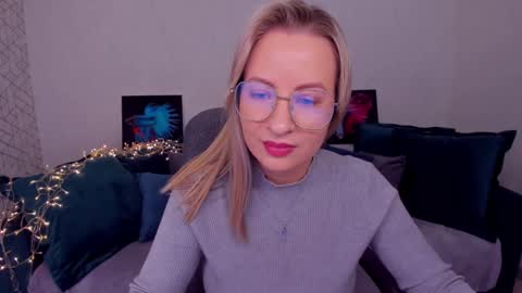 Elisabeth online show from March 2025 12:11:02 PM