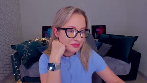 Elisabeth online show from March 2025 03:30:02 PM