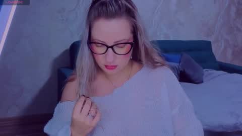 Elisabeth online show from October 2025 09:50:02 PM