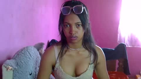 Snapshot of elisah01 chatting on May 2026 06:42:02 AM elisah01 online show from May 2026 06:42:02 AM