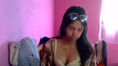 Snapshot of elisah01 chatting on May 2026 05:15:02 AM elisah01 online show from May 2026 05:15:02 AM