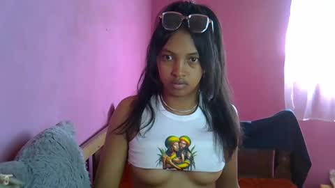 Snapshot of elisah01 chatting on May 2026 05:58:02 AM elisah01 online show from May 2026 05:58:02 AM