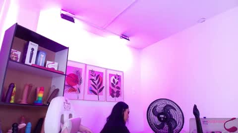 Elisce cloud online show from November 2025 12:02:02 PM