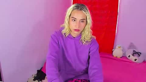 Snapshot of elisdarling chatting on January 2026 05:49:02 PM elisdarling online show from January 2026 05:49:02 PM