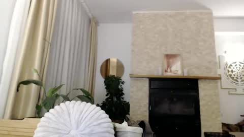 elise_bliss69 online show from November 2025 05:23:02 PM