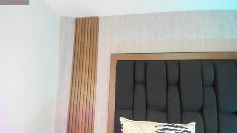 ELISE LEYTON online show from January 2026 07:04:02 PM