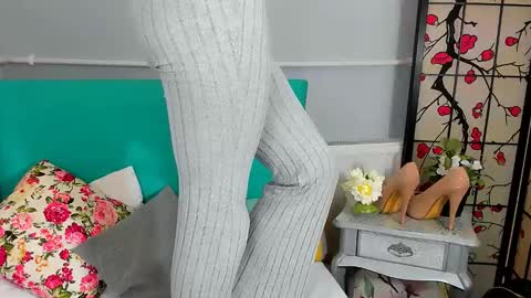 Elise online show from January 2025 12:41:01 PM