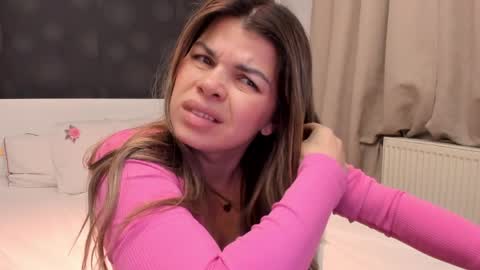 Elly online show from March 2026 10:22:01 PM