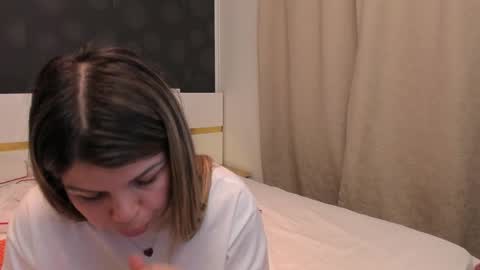 Elly online show from April 2026 07:58:02 PM