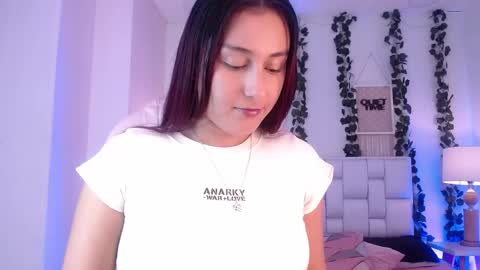 Snapshot of elisevalmont chatting on April 2026 03:46:02 AM ELISE online show from April 2026 03:46:02 AM