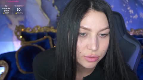 elisevelour online show from April 2026 12:21:01 PM