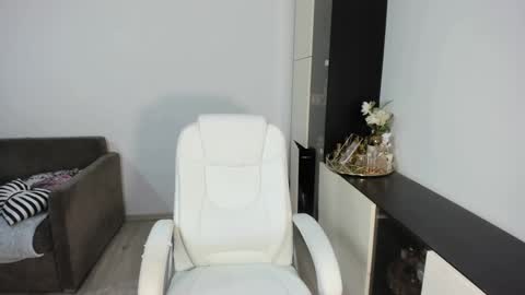 Elisa  Promotion   online show from February 2025 10:48:02 PM