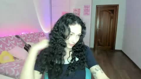 Snapshot of elisskriter chatting on June 2026 12:18:02 PM Eliss online show from June 2026 12:18:02 PM